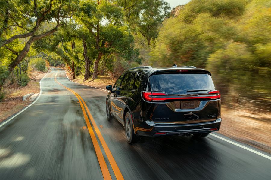  Chrysler Pacifica Limited S Appearance Package AWD (RU) 2020 года  (фото 4 из 70)